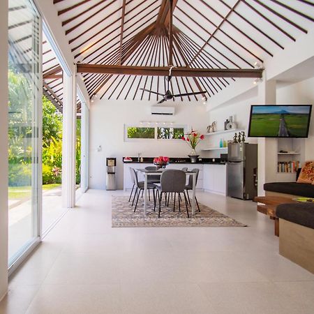 Villa Sitara, Sitara Villa Group スミニャック エクステリア 写真
