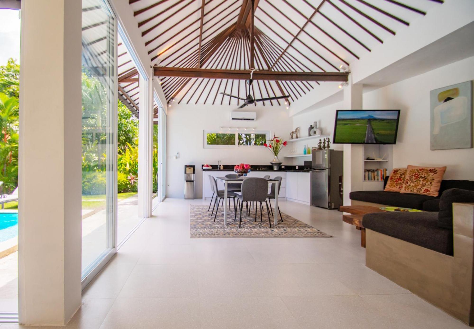 Villa Sitara, Sitara Villa Group スミニャック エクステリア 写真