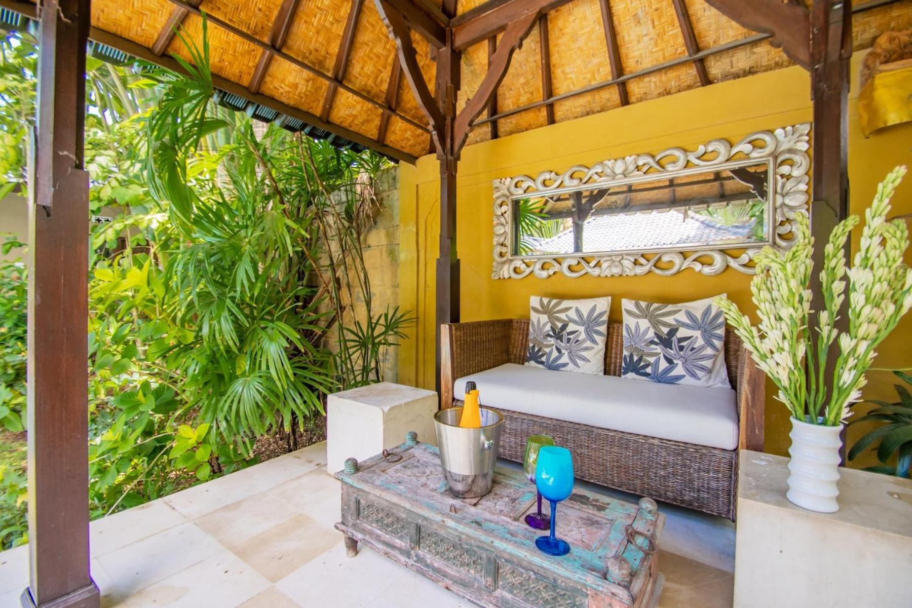 Villa Sitara, Sitara Villa Group スミニャック エクステリア 写真