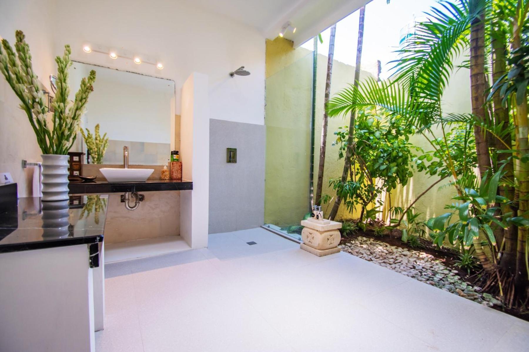 Villa Sitara, Sitara Villa Group スミニャック エクステリア 写真