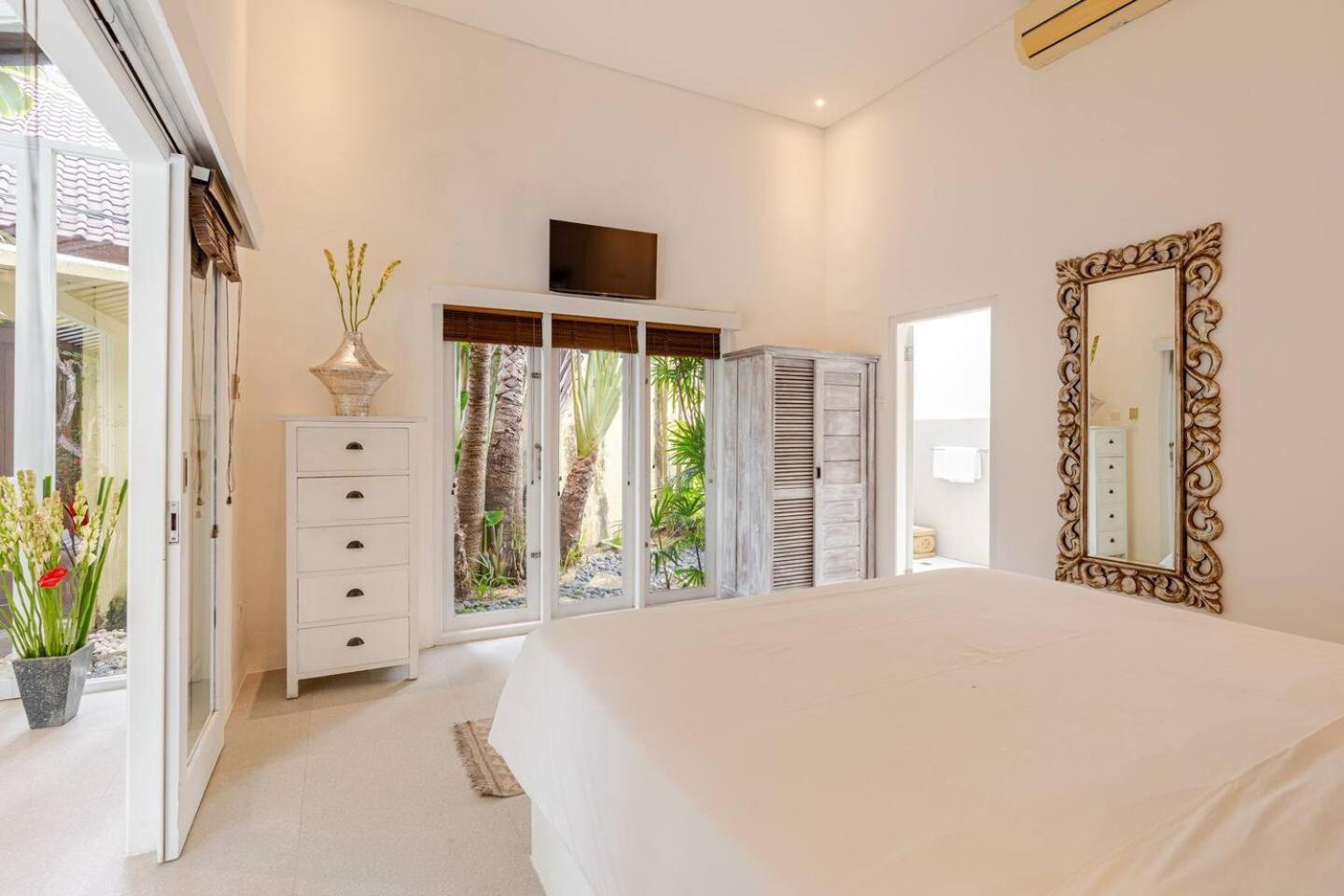 Villa Sitara, Sitara Villa Group スミニャック エクステリア 写真